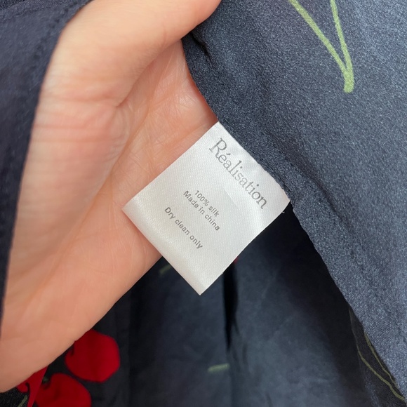 Réalisation Par The Teale Short Sleeve Silk Wrap Dress in Wild Cherry, XS - Picture 14 of 14